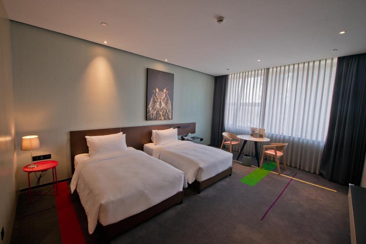 Howard Johnson Plaza Ningbo Eksteriør billede